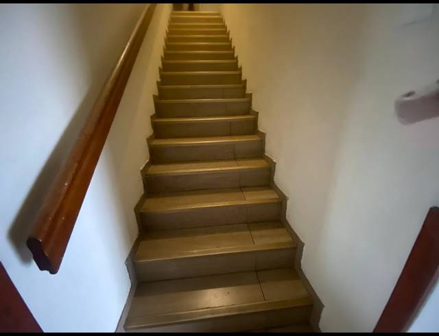 8 BEDROOM HOUSE FOR SALE IN BEDWORTH PARK